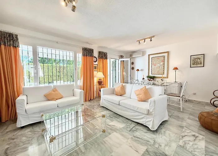 El Capricho Townhouse With Swimming Pool - Eaw Homes