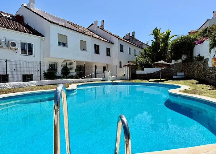 El Capricho Townhouse With Swimming Pool - Eaw Homes