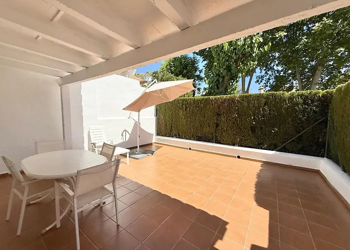 El Capricho Townhouse With Swimming Pool - Eaw Homes Vakantiehuis *