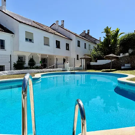 El Capricho Townhouse With Swimming Pool - Eaw Homes