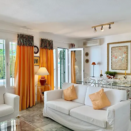 Dom wakacyjny El Capricho Townhouse With Swimming Pool - Eaw Homes *